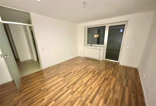 Wohnzimmer - 2 Zimmer Etagenwohnung zur Miete in Dortmund