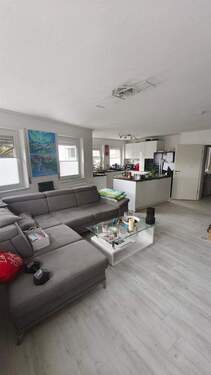 Wohnzimmer - 5 Zimmer Einfamilienhaus in Ebhausen