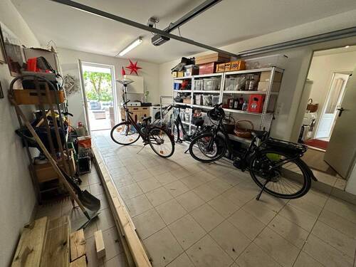 Garage - 