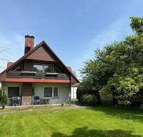Reizvoll und selten. Anwesen auf ca.5.000 qm Grundstück in Bestlage im Dorf - Sankt Peter-Ording