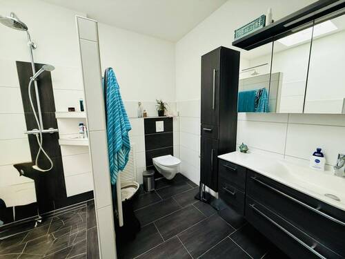 Wohnung Badezimmer - 