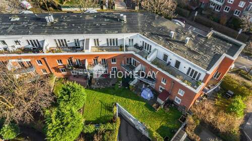 Drohne 2 - 3 Zimmer Etagenwohnung in Hamburg