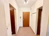 Einladender Flurbereich und Garderobe - 