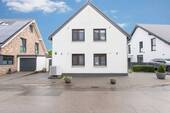 Hausvorderansicht - 5 Zimmer Einfamilienhaus in Grevenbroich / Barrenstein