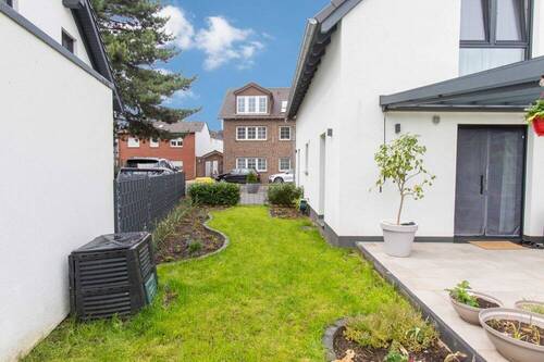 linker Gartenbereich - 