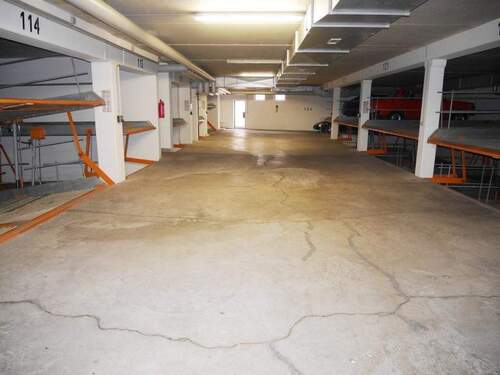 Blick in die Tiefgarage - Garage, Stellplatz in Dresden