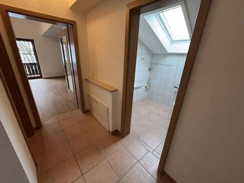 Flur - Etagenwohnung mit 70,00 m&sup2; in Bad Aibling zum Kaufen