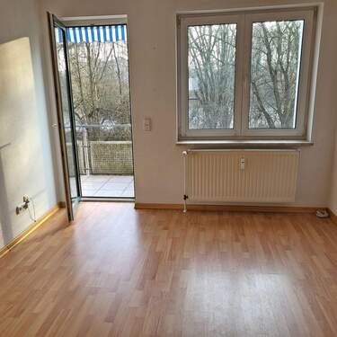zum Balkon - 3 Zimmer Etagenwohnung in Schwerin