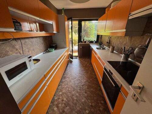 Küche mit Zugang zur Terrasse - 