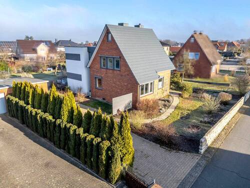 Außenansicht - Einfamilienhaus mit 163,50 m&sup2; in Adendorf zum Kaufen