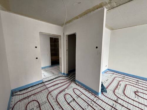 Eingang und HWR - 2 Zimmer Etagenwohnung in Losheim am See