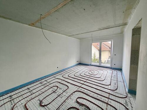 Wohn- und Esszimmer mit offener Küche - Etagenwohnung mit 55,00 m&sup2; in Losheim am See zum Kaufen