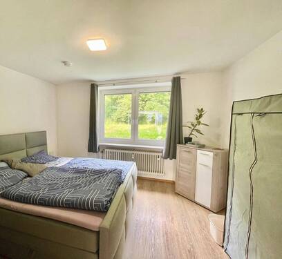 Freundliches Schlafzimmer ähnlich - 4 Zimmer Terrassenwohnung in Nürnberg