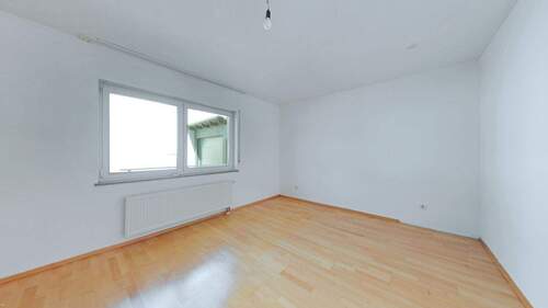 Schlafzimmer im EG - Mehrfamilienhaus, Wohnhaus mit 146,00 m&sup2; in Burgthann / Unterferrieden zum Kaufen