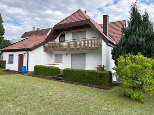 Rückansicht aus Garten - 7 Zimmer Mehrfamilienhaus, Wohnhaus zum Kaufen in Lenningen OT Hochwang