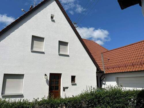 Seitenansicht aus Nordost - 7 Zimmer Mehrfamilienhaus, Wohnhaus in Lenningen OT Hochwang