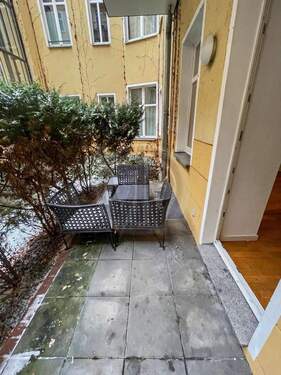 Terrasse - Etagenwohnung mit 50,00 m&sup2; in Berlin zum Kaufen