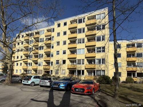 Gebäudevorderseite - bezugsfrei hell ruhig Balkon: 2-Zi.-Whg im Hochparterre