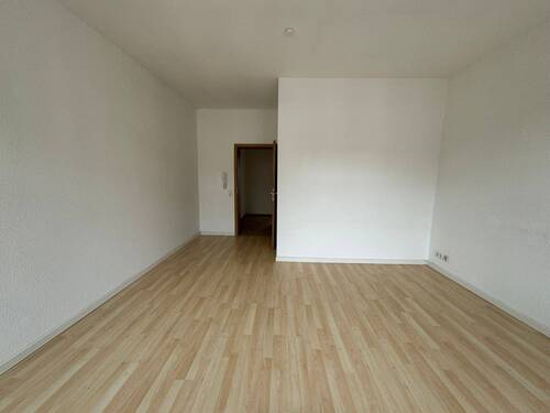 Wohnzimmer - 2 Zimmer Etagenwohnung in Chemnitz