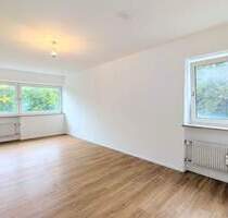 Freie gut geschnittene 2-Zimmerwohnung nahe dem Lerchenauer See mit Südloggia & Küche - München Feldmoching-Hasenbergl