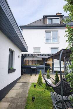 Rückseite Fassade Gartenansicht - Doppelhaushälfte mit 100,00 m&sup2; in Wunsiedel zum Kaufen