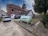 Garten und Stellplätze - 8 Zimmer Einfamilienhaus in Emmerthal