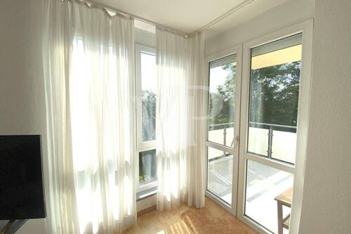 Bodentiefe Fenster mit Zugang Balkon - Etagenwohnung mit 78,00 m² in Saarlouis zur Miete