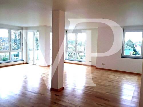 Lichtdurchfluteter Wohn-/Essbereich - 