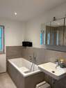 Bad mit Badewanne - 