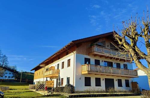 Südostansicht - Schöne 3 Zi- EG-Wohnung mit Terrasse u. Garten, nähe Söllhuben