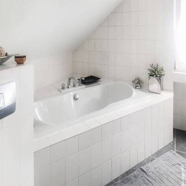 1. Obergeschoss Wannenbad - 