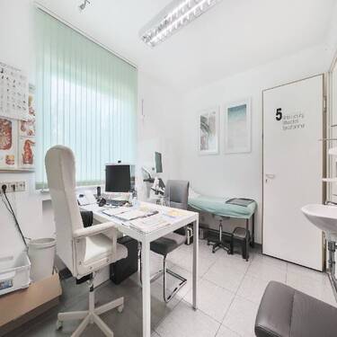 Erdgeschoss Praxisraum 2 - Mehrfamilienhaus, Wohnhaus mit 238,00 m&sup2; in Bonn zum Kaufen