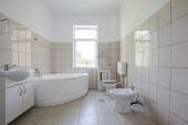 Badezimmer - Geräumige 2-Raum-Wohnung mit Tageslichtbad