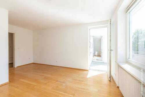 Schlafzimmer mit Loggiazugang - 