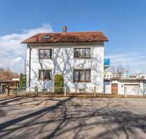 Charmantes 2–3 Familienhaus (freistehend) mit 3 Garagen, Garten und Blick auf die Brigach vielseitig nutzbar in stadtnaher Lage - Villingen-Schwenningen