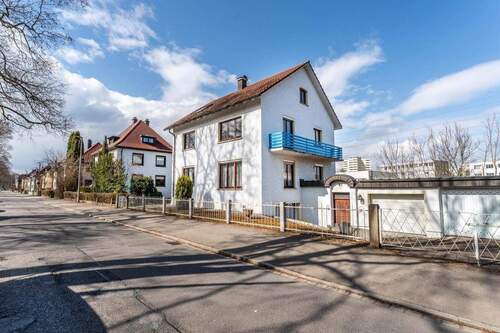 _KWF5920-HDR.JPG - 8 Zimmer Mehrfamilienhaus, Wohnhaus zum Kaufen in Villingen-Schwenningen
