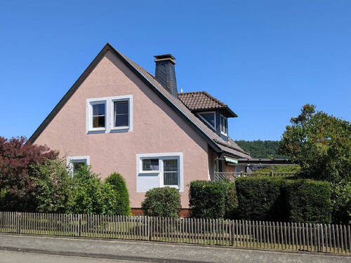Straßenansicht - 3 Zimmer Einfamilienhaus in Twistetal