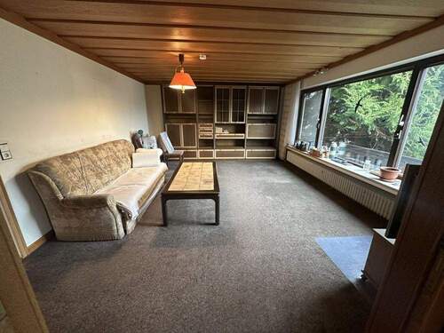 Wohnzimmer - 6 Zimmer Einfamilienhaus zum Kaufen in Ruhstorf