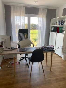 Büro 1.jpeg - 