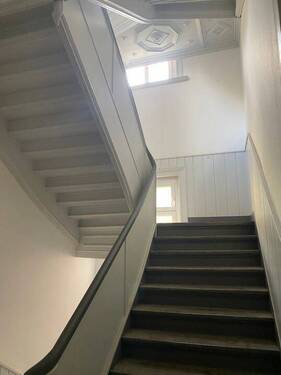 gepflegtes Treppenhaus - 