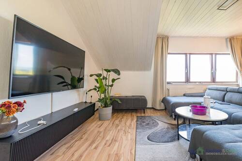 Wohnzimmer - 5 Zimmer Etagenwohnung zum Kaufen in Heidesheim am Rhein
