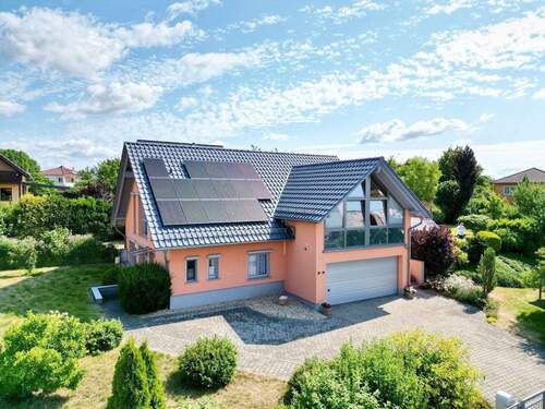 Hausansicht - *Hochwertig und massiv gebautes Architektenhaus in Höhenlage von Dresden-Gönnsdorf*
