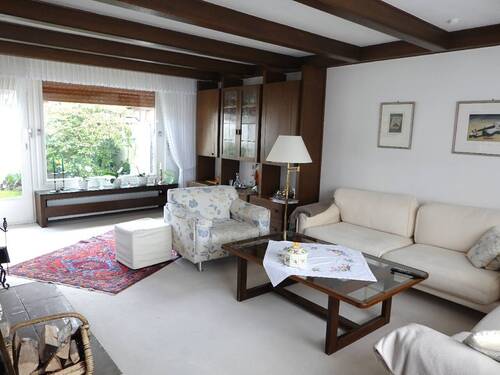 Das ca. 31 m² große Wohnzimmer... - 5 Zimmer Einfamilienhaus in Hagen