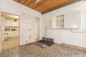 Eingang / Abstell - 