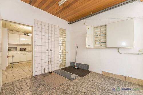 Eingang / Abstell - 
