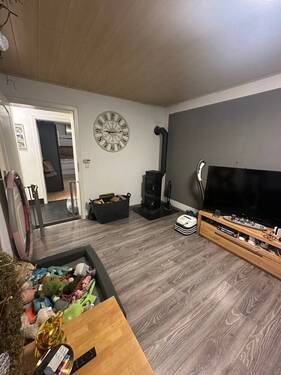 Wohnzimmer (3) - 1 Zimmer Mehrfamilienhaus, Wohnhaus in Neuhaus am Inn