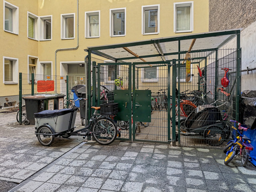 Sicherer Fahrradstellplatz im Innenhof - 