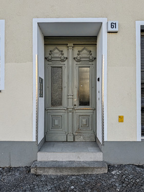 Hauseingang - 2 Zimmer Etagenwohnung in Berlin