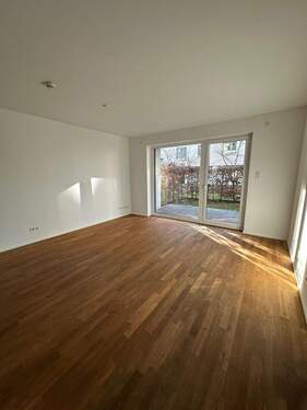 Wohnzimmer - 2 Zimmer Terrassenwohnung zur Miete in Leipzig