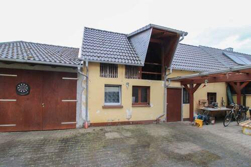 Innenhof-Zugang Nebengebäude - 